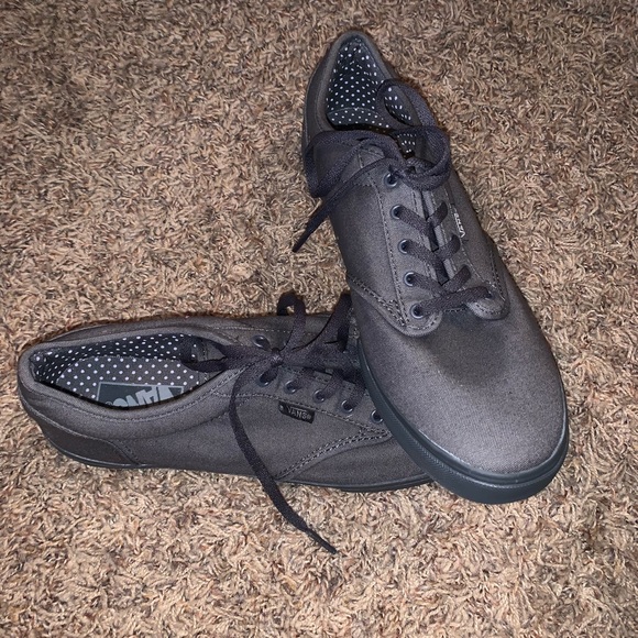 Vans - Picture 2 of 4